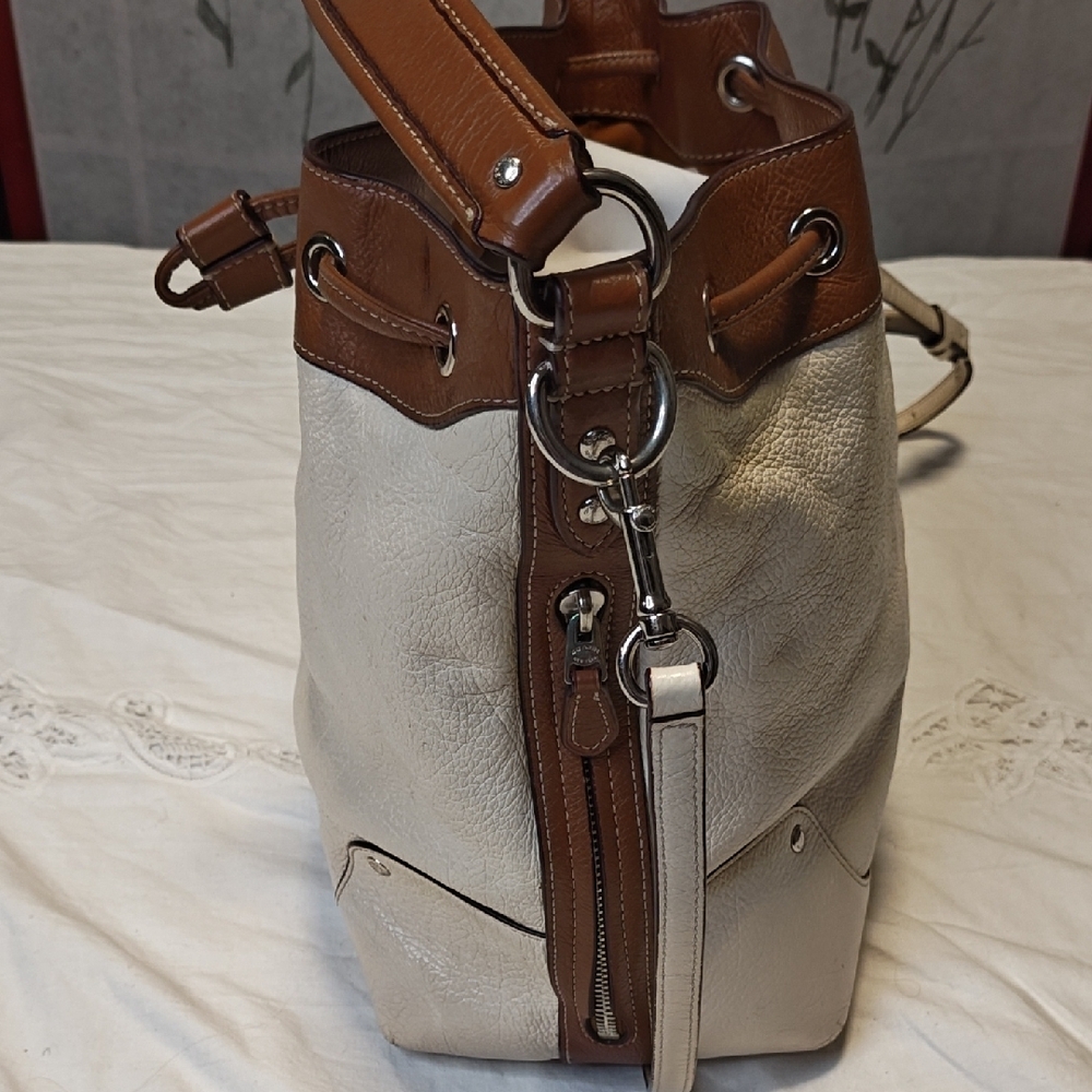 🧧 Coach Original Bucket Bag in Bicolor Leather - Picture 6 of 10